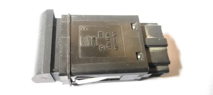 Seat Cordoba (6K) (1999 - 2002)  6K0959621 Включатель обогрева стекла с помощью электричества