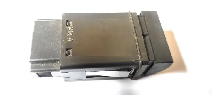 Seat Cordoba (6K) (1999 - 2002)  6K0959621 Включатель обогрева стекла с помощью электричества