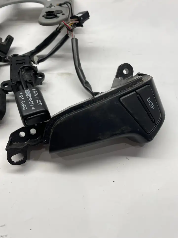 Toyota Avensis T250 (2006 - 2009) 75B596 Кнопки на рулевом колесе — фото 2