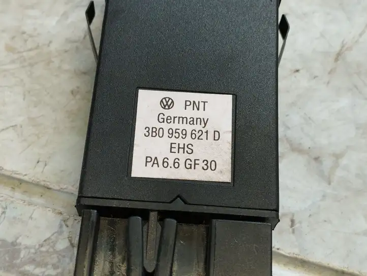 Volkswagen PASSAT B5.5 (2001 - 2005) 3B0959621D Кнопка обогрева стекла — фото 2