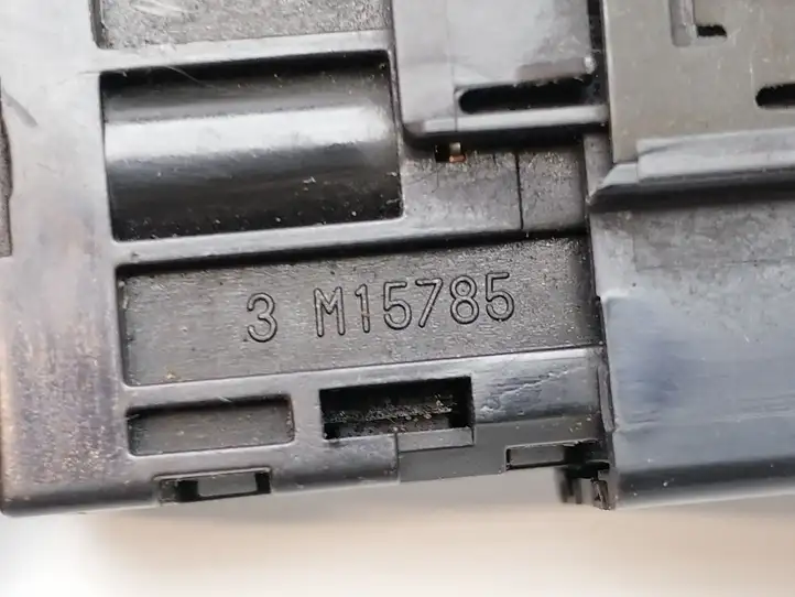 Honda Accord (1999 - 2002) M15784 Кнопка обогрева стекла — фото 9