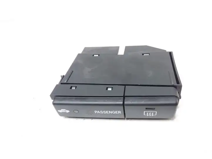 Toyota Avensis T250 (2003 - 2006) 8479005110D Кнопка обогрева стекла — фото 1