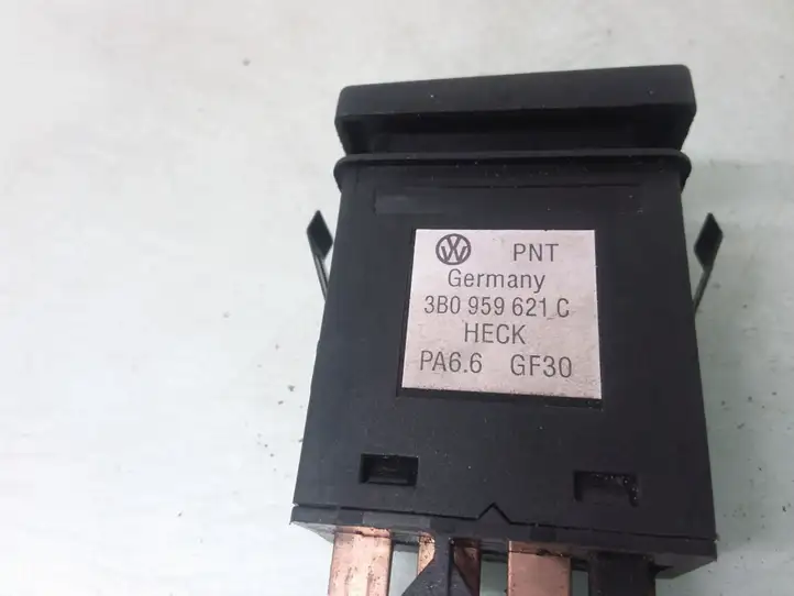 Volkswagen PASSAT B5 (1997 - 2000) 3B0959621C Кнопка обогрева стекла — фото 2