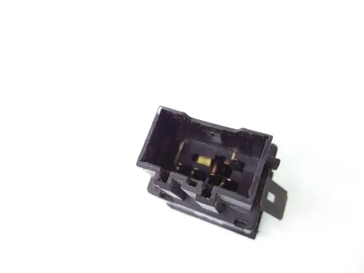 Volkswagen Polo (2001 - 2005)  6Q0959621 Включатель обогрева стекла с помощью электричества