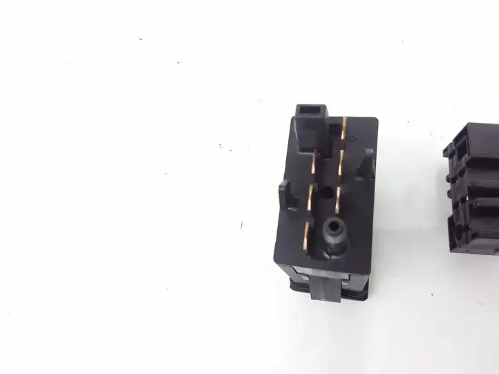 Volkswagen PASSAT B5.5 (2001 - 2005) 3B0959621C Кнопка обогрева стекла — фото 2