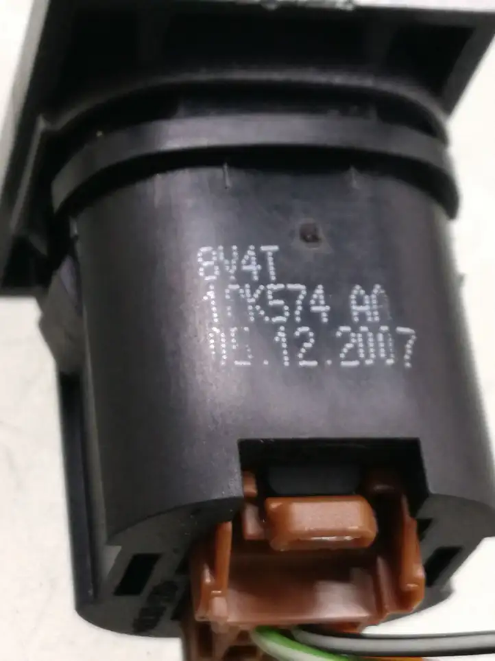 Ford Focus (2005 - 2008) 8V4T18K574AA Кнопка обогрева стекла — фото 4