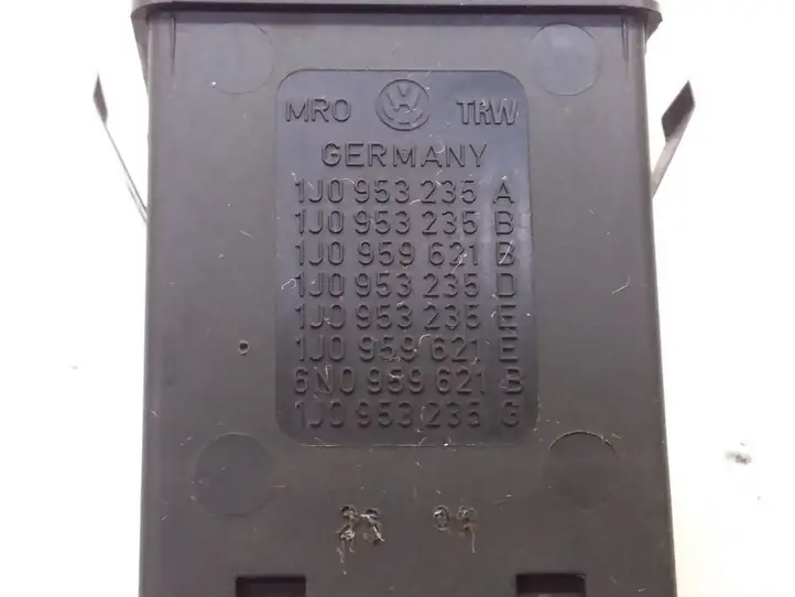 Volkswagen Golf IV (1998 - 2005) 1J0953235A Кнопка обогрева стекла — фото 3