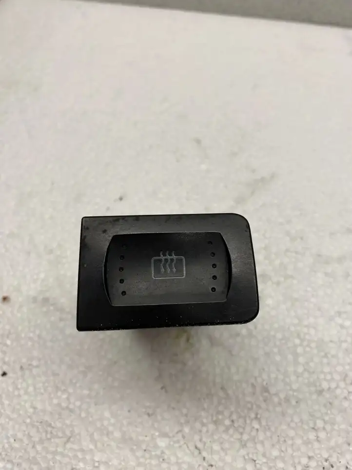 Volkswagen Golf IV (1998 - 2005) 1J0959621C Кнопка обогрева стекла — фото 1