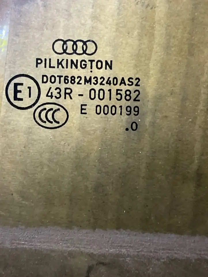 Audi A4 (2007 - 2011)   Основное стекло передних дверей (четырехдверного автомобиля)