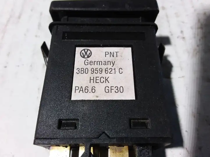 Volkswagen PASSAT B5.5 (2001 - 2005) 3B0959621C Кнопка обогрева стекла — фото 3