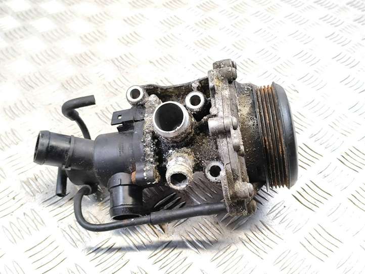 Mercedes-Benz B-class W246 (2011 - 2014)  A6512000501 Водяной насос