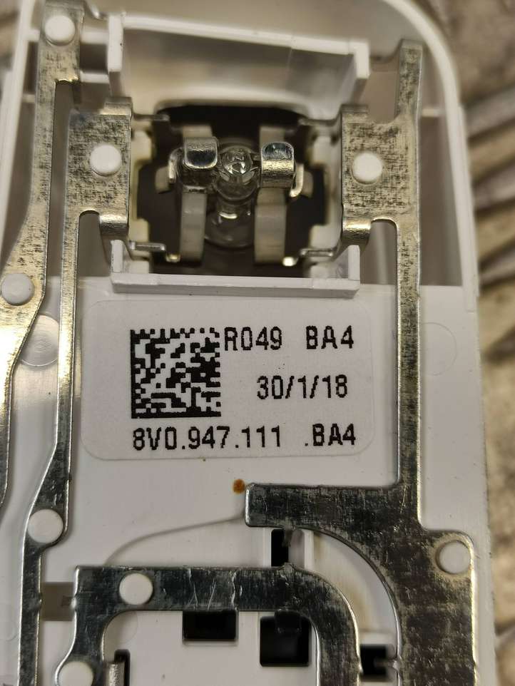 Audi A3/S3 8V (2016 - 2020)  8V0947111 Задняя подсветка