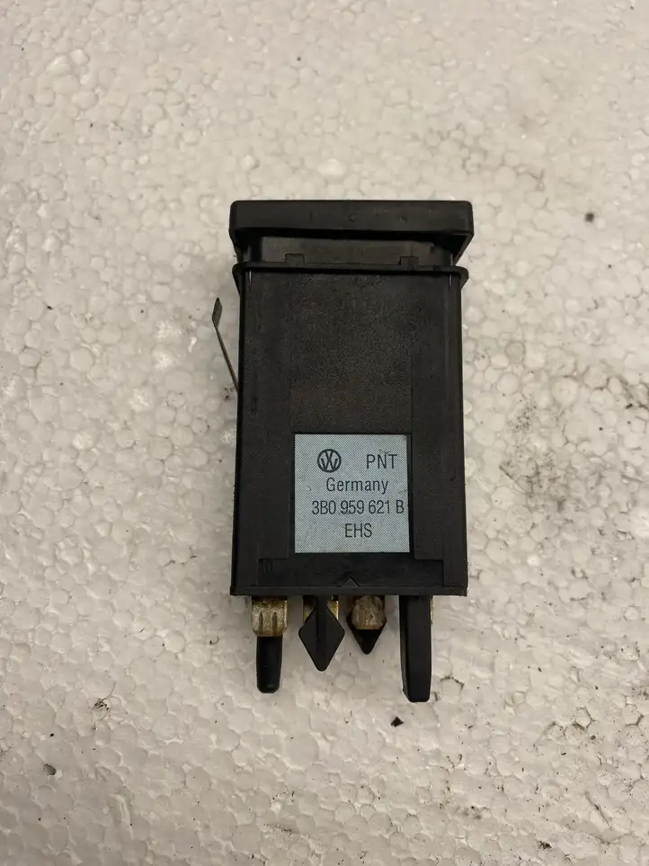 Volkswagen PASSAT B5 (1997 - 2000) 3B0959621B Кнопка обогрева стекла — фото 2