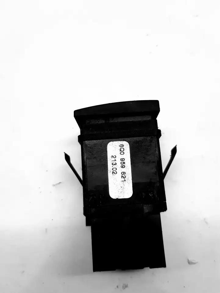 Volkswagen Polo (2001 - 2005) 6Q0959621 Кнопка обогрева стекла — фото 1