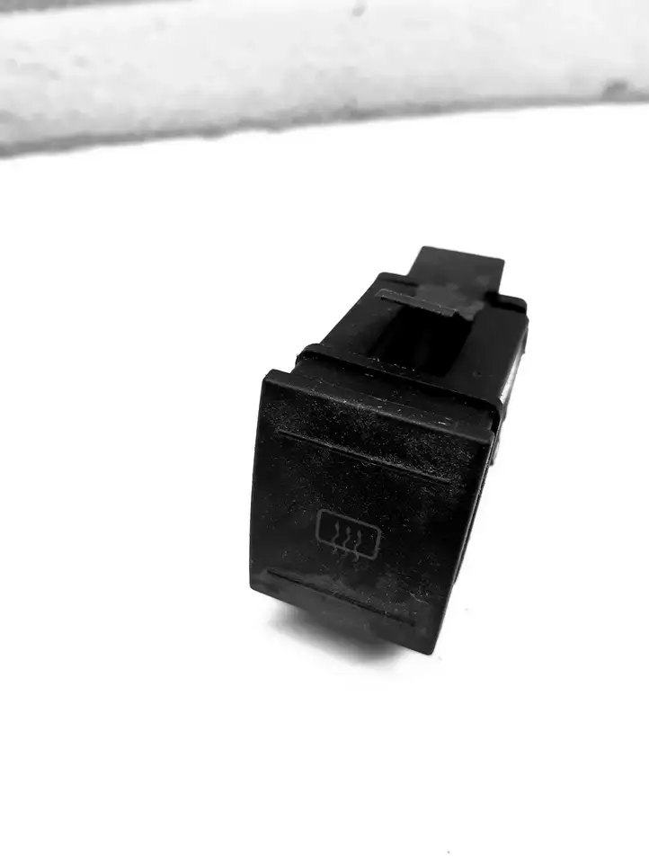 Volkswagen Polo (2001 - 2005) 6Q0959621 Кнопка обогрева стекла — фото 3