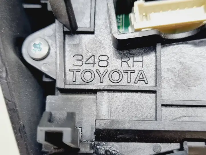 Toyota Land Cruiser (J150) (2009 - ) 348R Кнопки на рулевом колесе — фото 4