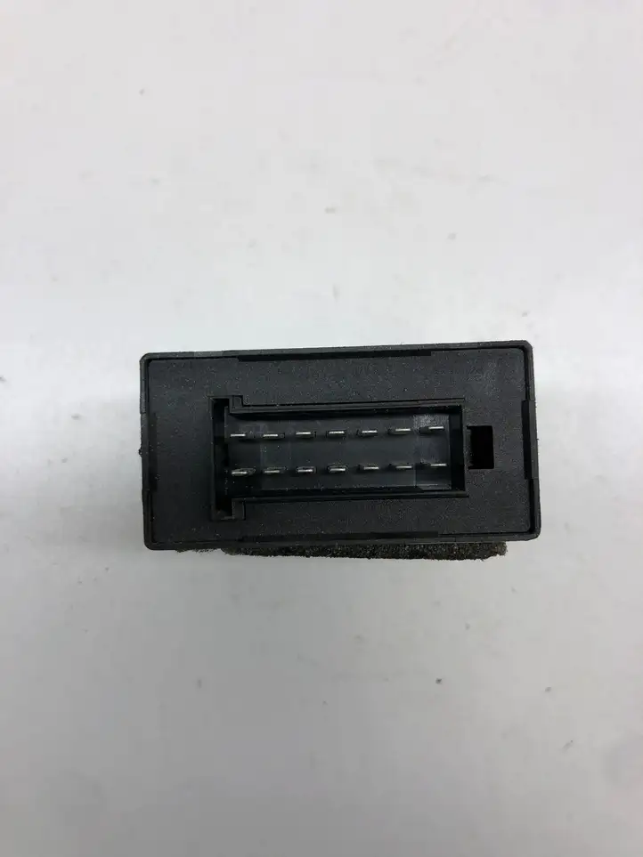 Volkswagen Golf V (2003 - 2009) 5F007 Реле крюка для прицепа — фото 2