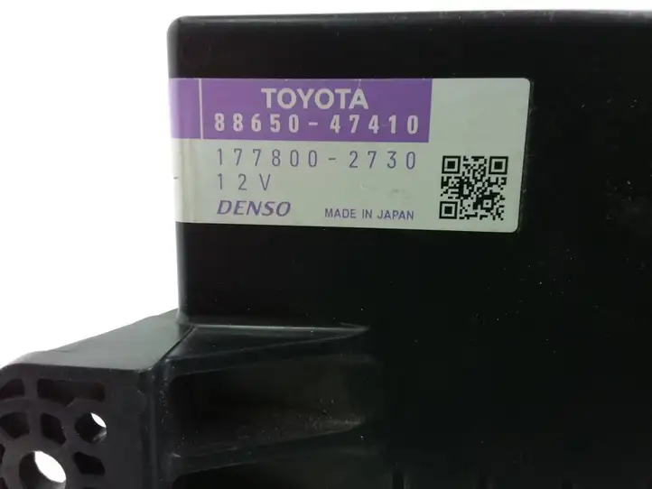 Toyota Prius+ (ZVW40) (2011 - 2018) 8865047410 Блок управления климат-контролем — фото 5