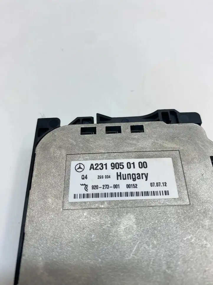 Mercedes-Benz SL R231 (2012 - 2019) A2319050100 Усилитель антенны — фото 6