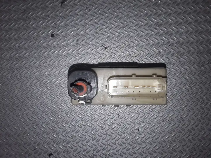 Citroen C4 I Picasso (2006 - 2013) 018010951 Реле вентилятора охлаждения — фото 2
