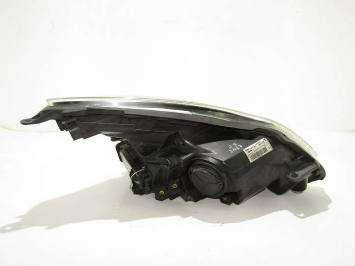 Opel Corsa D (2010 - 2014)   Передняя фара