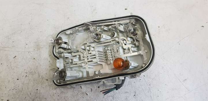 Audi A6 (2004 - 2008)  436272R Держатель крышки лампы заднего фонаря
