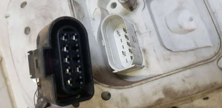 Audi A6 (2004 - 2008)  436272R Держатель крышки лампы заднего фонаря