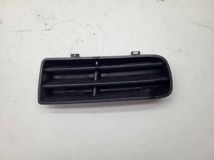 Volkswagen Golf IV (1998 - 2005) 1J0853666D Нижняя решетка переднего бампера — фото 4
