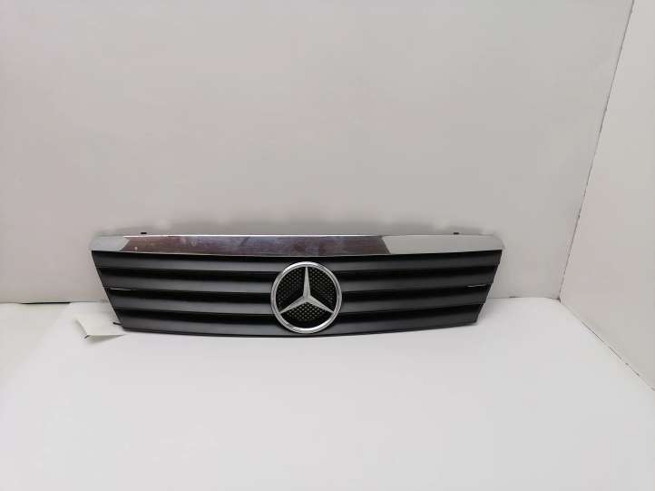 1688801483 Mercedes-Benz A W168 Grotelės priekinės