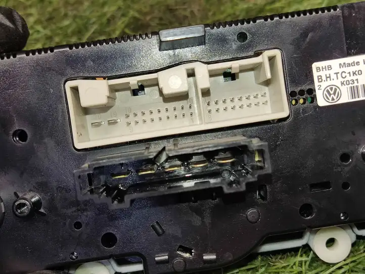 Volkswagen Tiguan (2007 - 2011)  1K0820047HM Блок управления кондиционера воздуха / климата/ печки (в салоне)