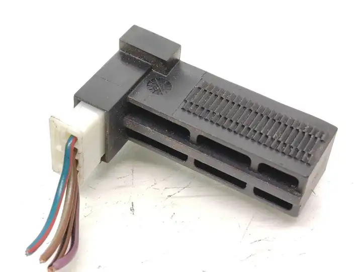 BMW 5 E60 E61 (2004 - 2010)  6967601 Датчик тормозной педали