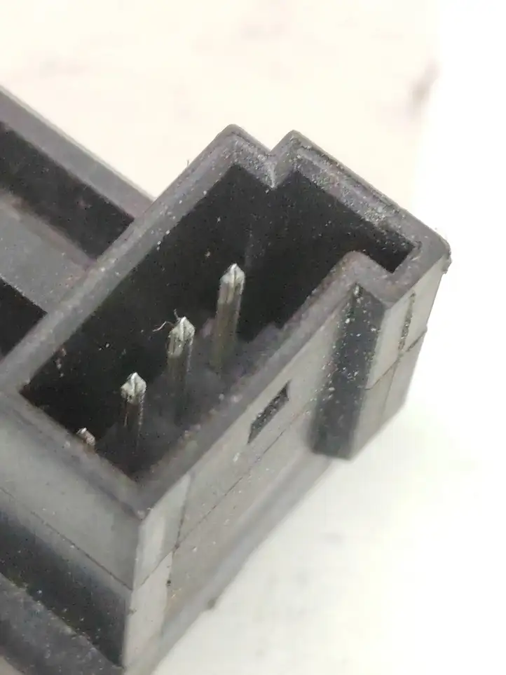 BMW 5 E60 E61 (2004 - 2010)  6967601 Датчик тормозной педали