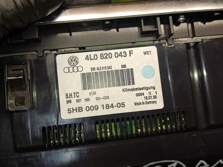 Audi Q7 (2005 - 2009)  4L0820043F Блок управления кондиционера воздуха / климата/ печки (в салоне)
