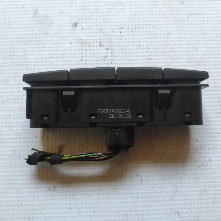 Ford Fiesta (2000 - 2005) 2S6T18C621AC Кнопка обогрева стекла — фото 3