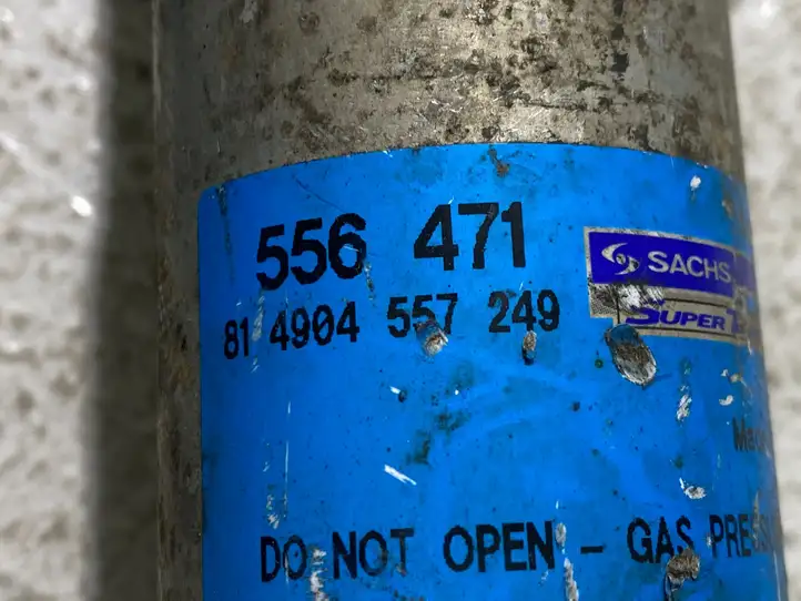 BMW 5 E39 (1996 - 2003)  814904557249 Задний амортизатор с пружиной