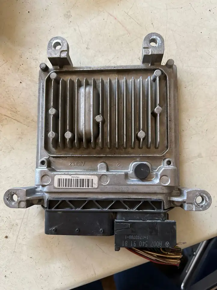 Mercedes-Benz C W204 (2007 - 2014)  A6519007500 Блок управления двигателя