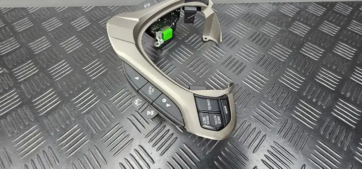 Honda Accord (2008 - 2016) E09427 Кнопки на рулевом колесе — фото 3