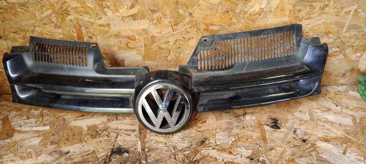 1k0853655A Volkswagen Golf IV Grotelės priekinės