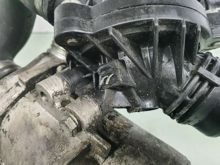 BMW X5 E70 (2006 - 2013)  7586925 Водяной насос