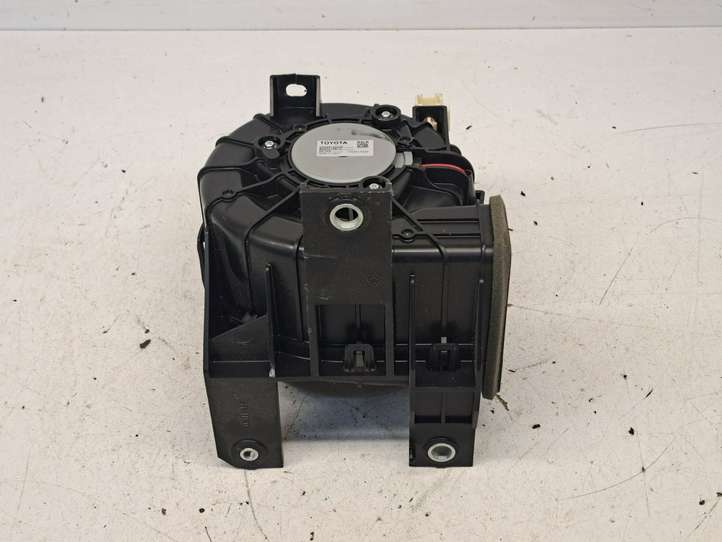 Toyota Yaris (2014 - 2019)  G923052040 Вентилятор печки