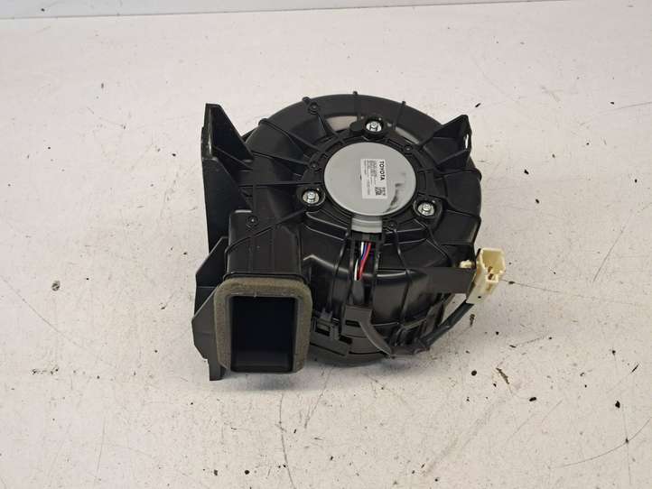 Toyota Yaris (2014 - 2019)  G923052040 Вентилятор печки