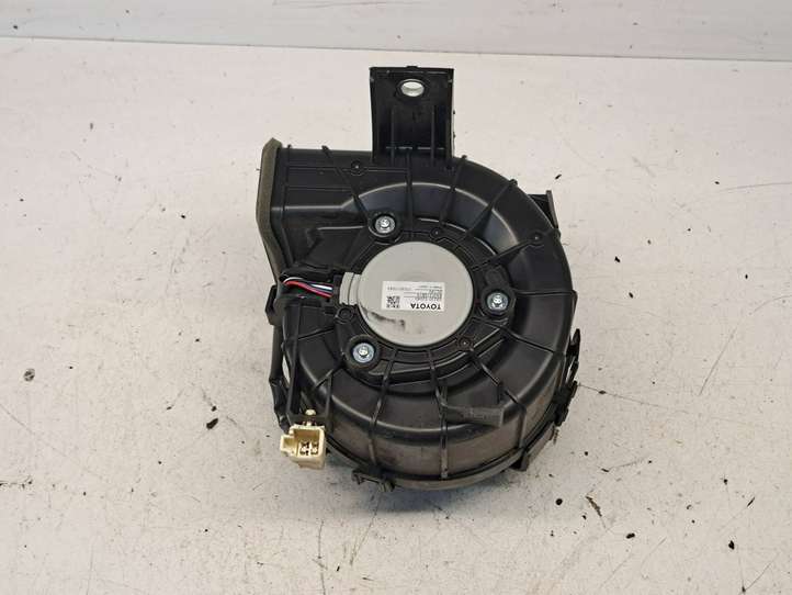 Toyota Yaris (2014 - 2019)  G923052040 Вентилятор печки