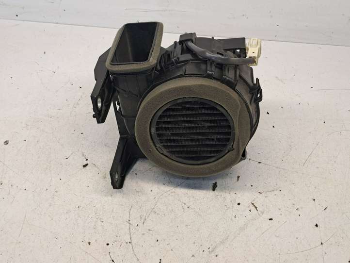 Toyota Yaris (2014 - 2019)  G923052040 Вентилятор печки