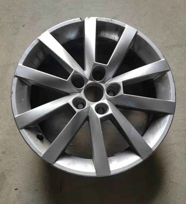 Skoda Scala (2018 - ) 657601025B Легкосплавный колесный диск R16 — фото 1
