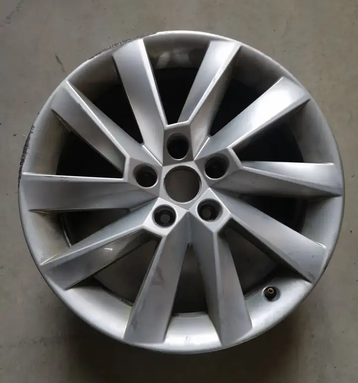 Skoda Superb B8 (3V) (2015 - 2023) 3V0601025C Легкосплавный колесный диск R17 — фото 1