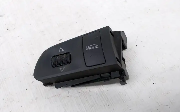 Audi A3/S3 8P (2004 - 2008) 4F0951527 Кнопки на рулевом колесе — фото 1
