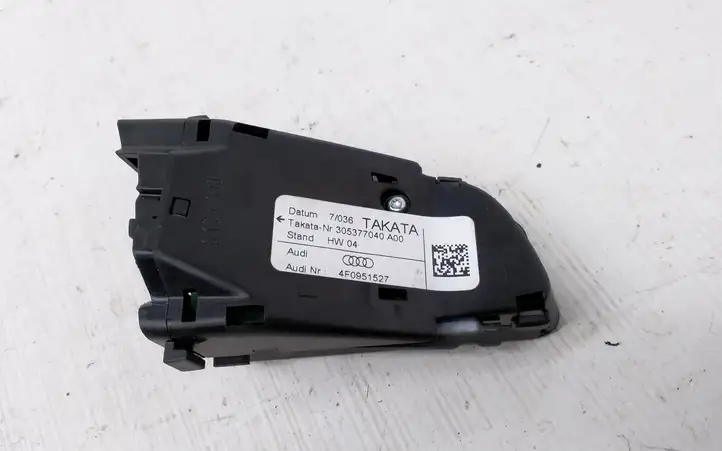 Audi A3/S3 8P (2004 - 2008) 4F0951527 Кнопки на рулевом колесе — фото 3