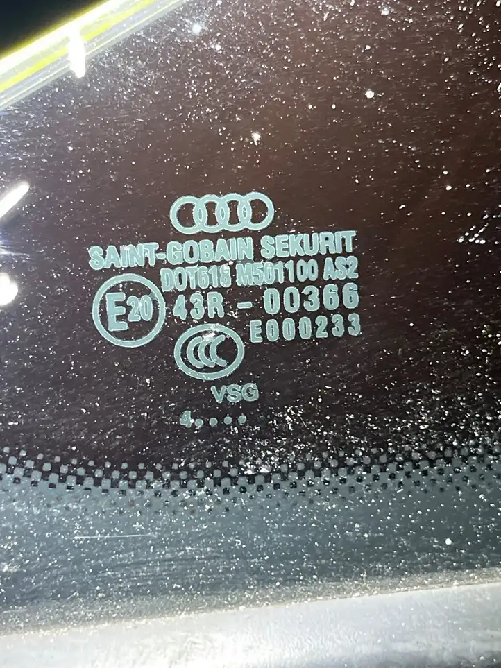 Audi A8 S8 D3 4E (2005 - 2007) Заднее боковое стекло — фото 2
