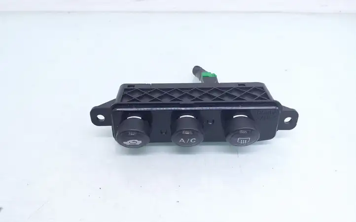 Honda Civic (2001 - 2005) A110NH365L Кнопка кондиционера — фото 1