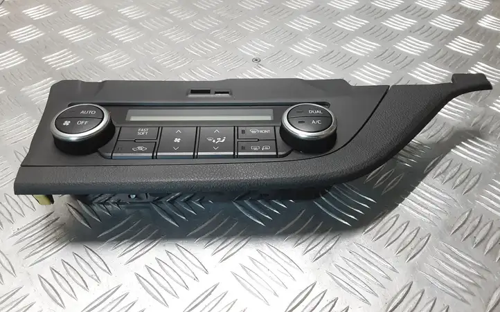 Toyota Auris E180 (2012 - 2018) 5590002360 Блок управления климат-контролем — фото 5